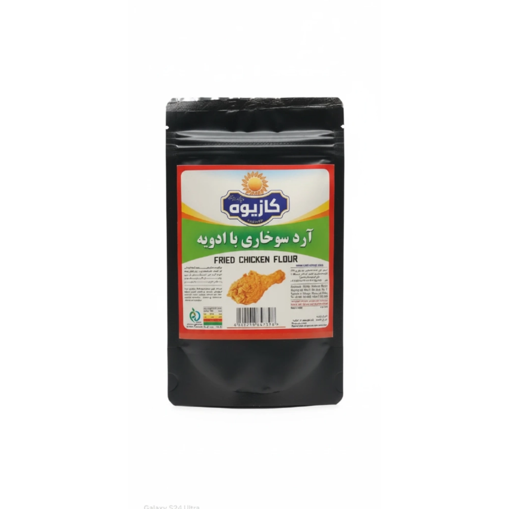 پودر آرد سوخاری با ادویه ۸۰۰ گرمی برند کازیوه با پس زمینه سفید و بسته بندی پاکتی مشکی زیپ کیپ